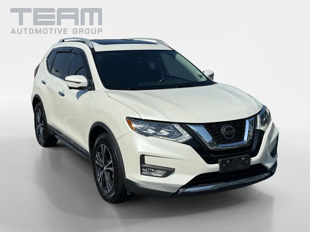 Used 2018 White Nissan SL image 1