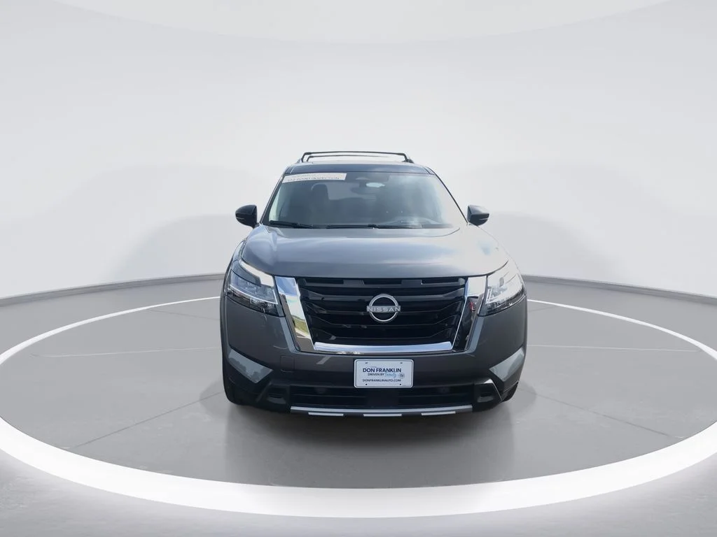 Used 2024 Gray Nissan Platinum image 3