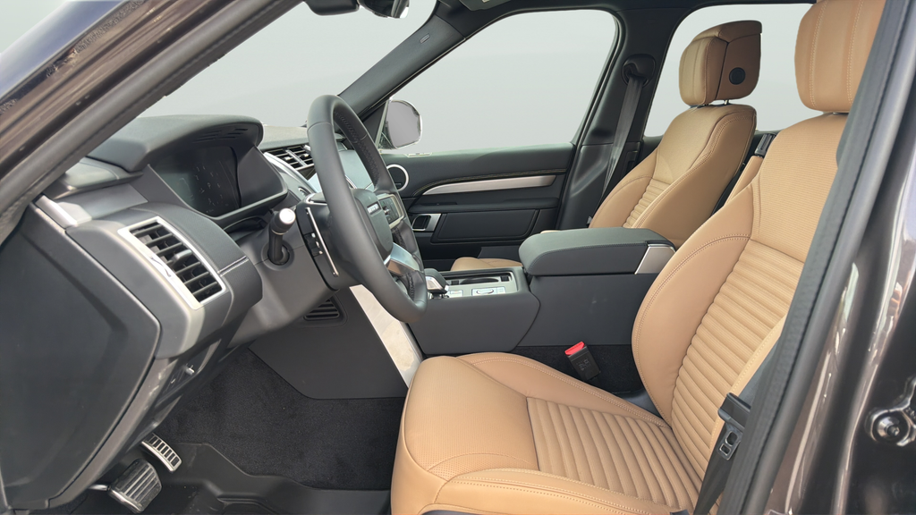 New 2026 Charente Grey Land Rover Dynamic SE image 17