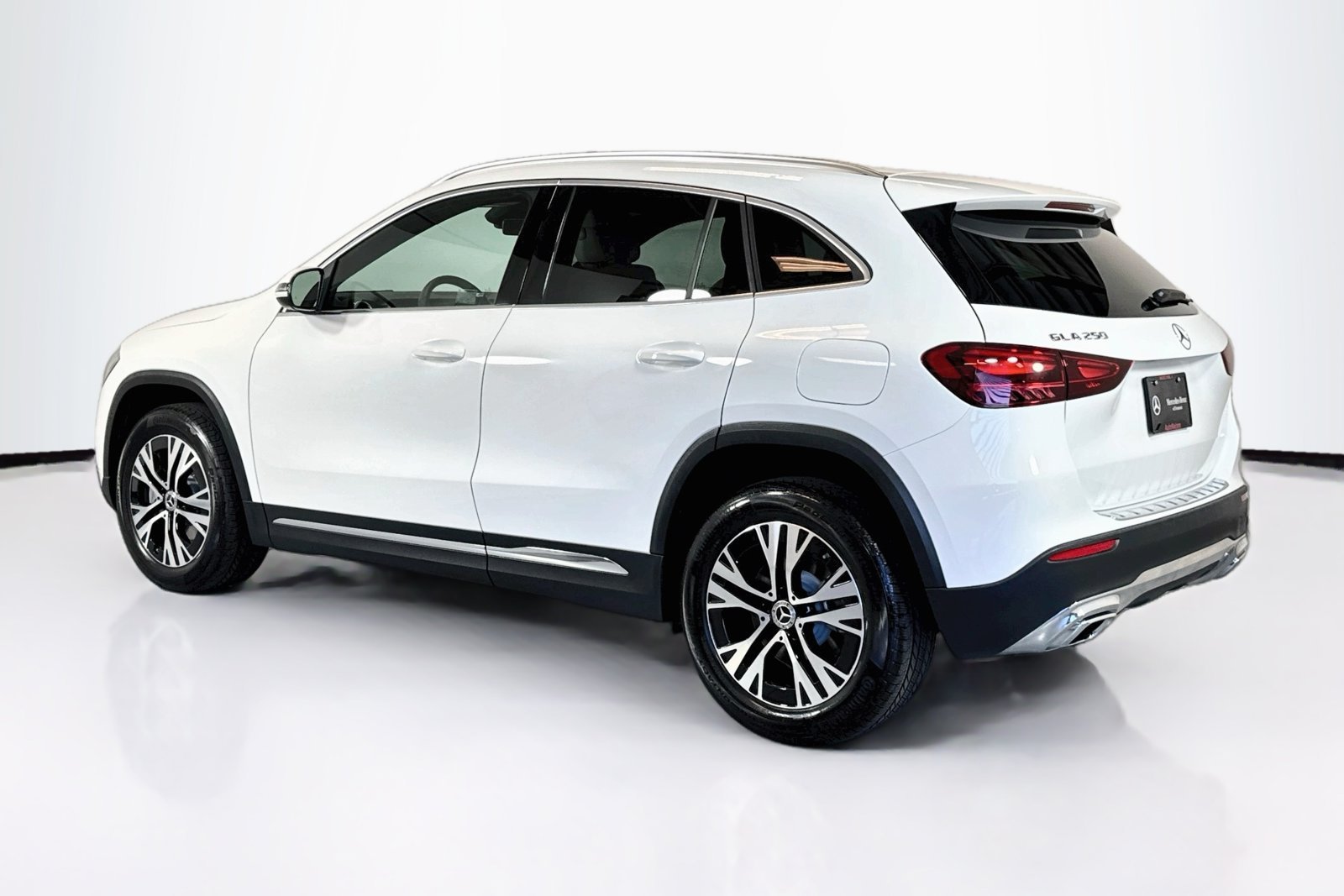Used 2026 Polar White Mercedes-Benz GLA 250 image 7