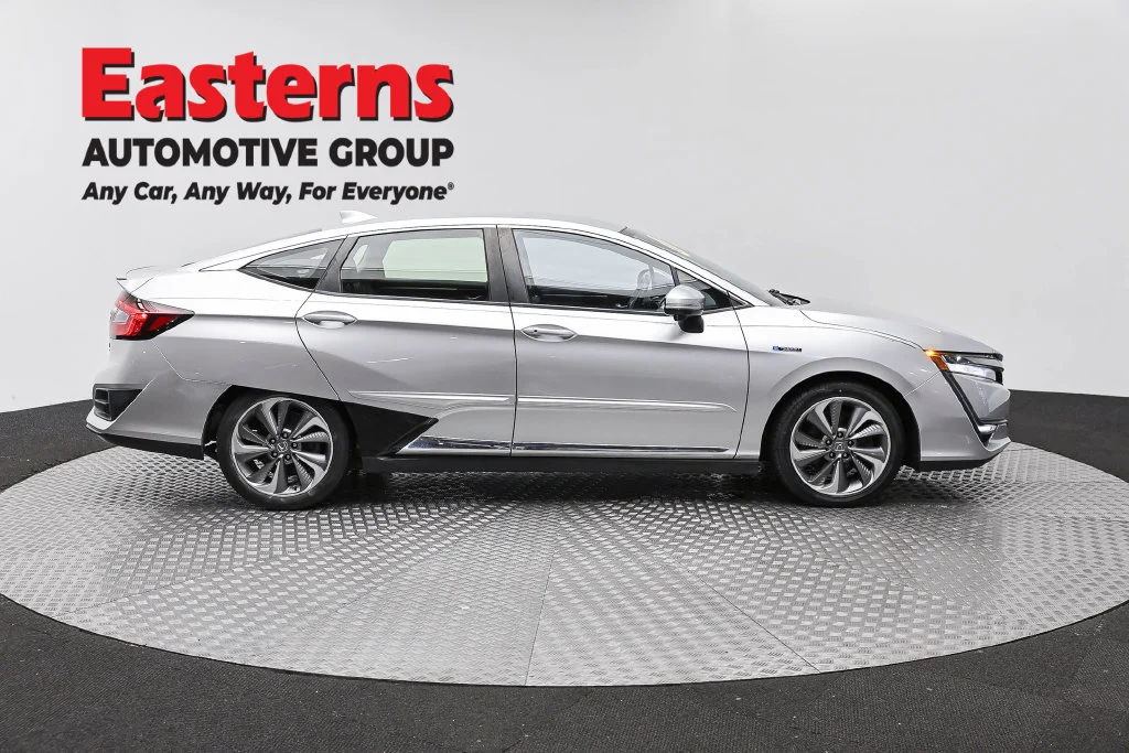 Used 2018 Silver Honda Touring image 4
