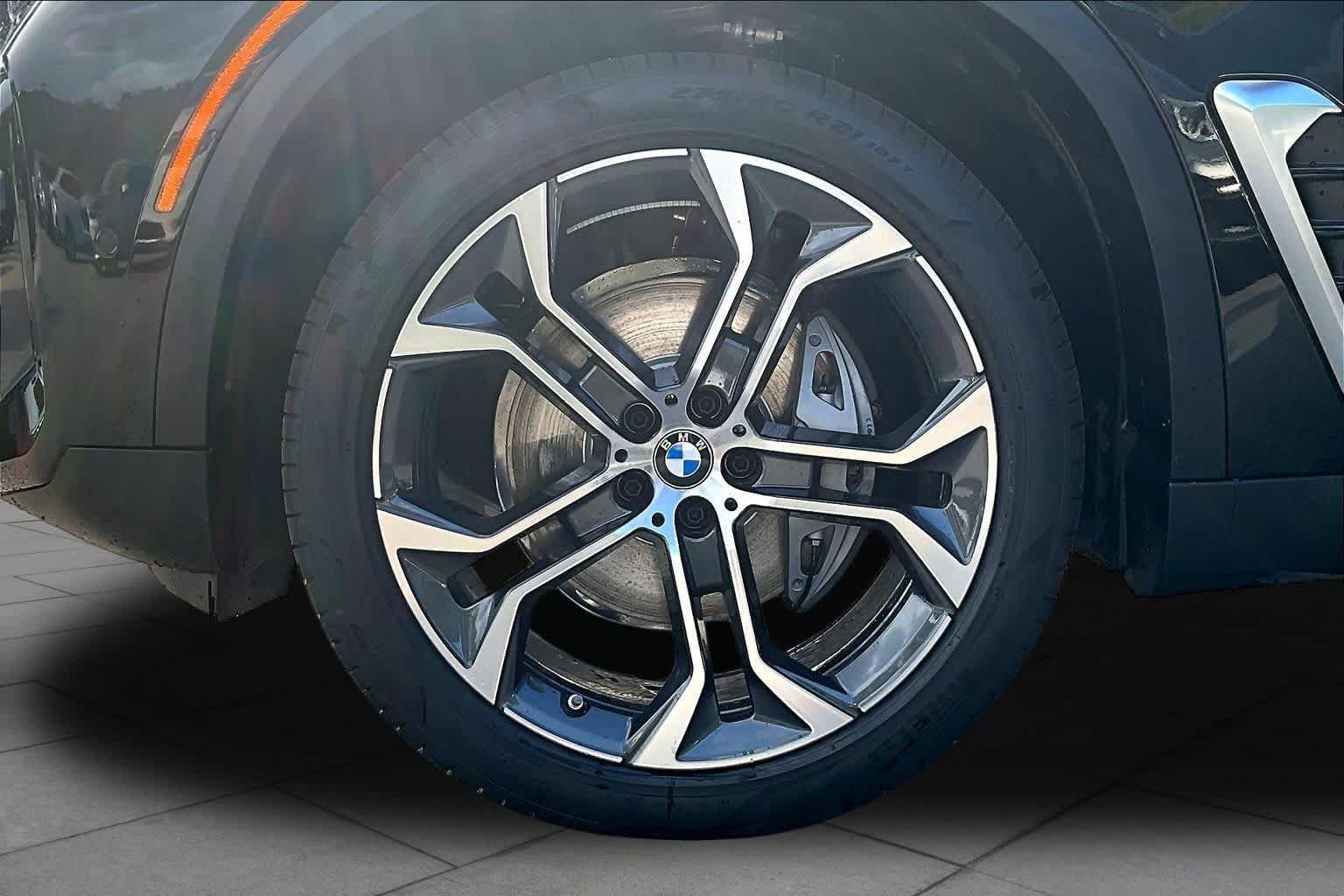 New 2026 Black Sapphire Metallic BMW xDrive40i image 11
