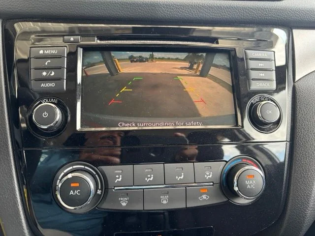 Used 2020 Silver Nissan S image 10