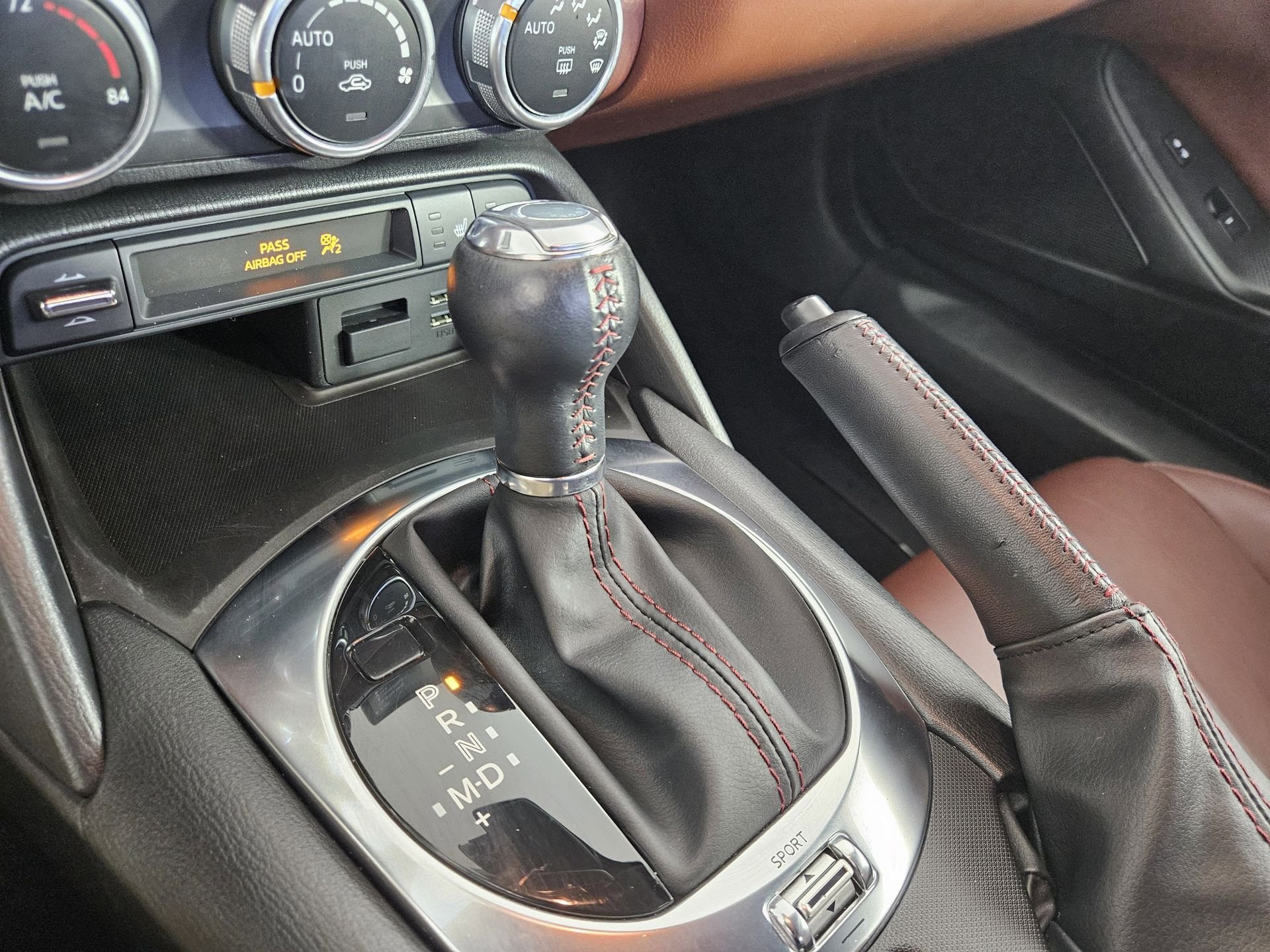 Used 2018 Black Mazda Grand Touring image 32