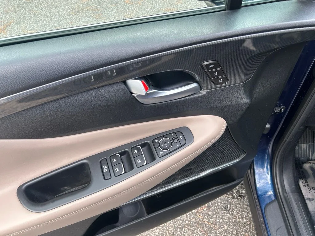 Used 2022 Blue Hyundai Limited image 17