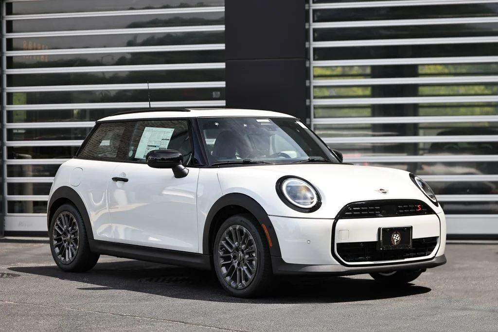 2026 MINI Hardtop Cooper S Signature's photo