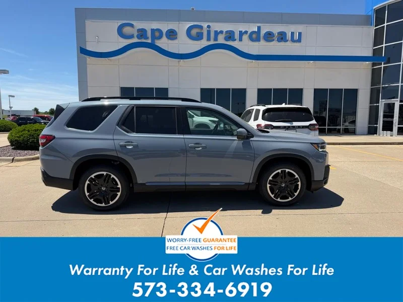 2026 Honda Pilot Touring Blackout AWD's photo