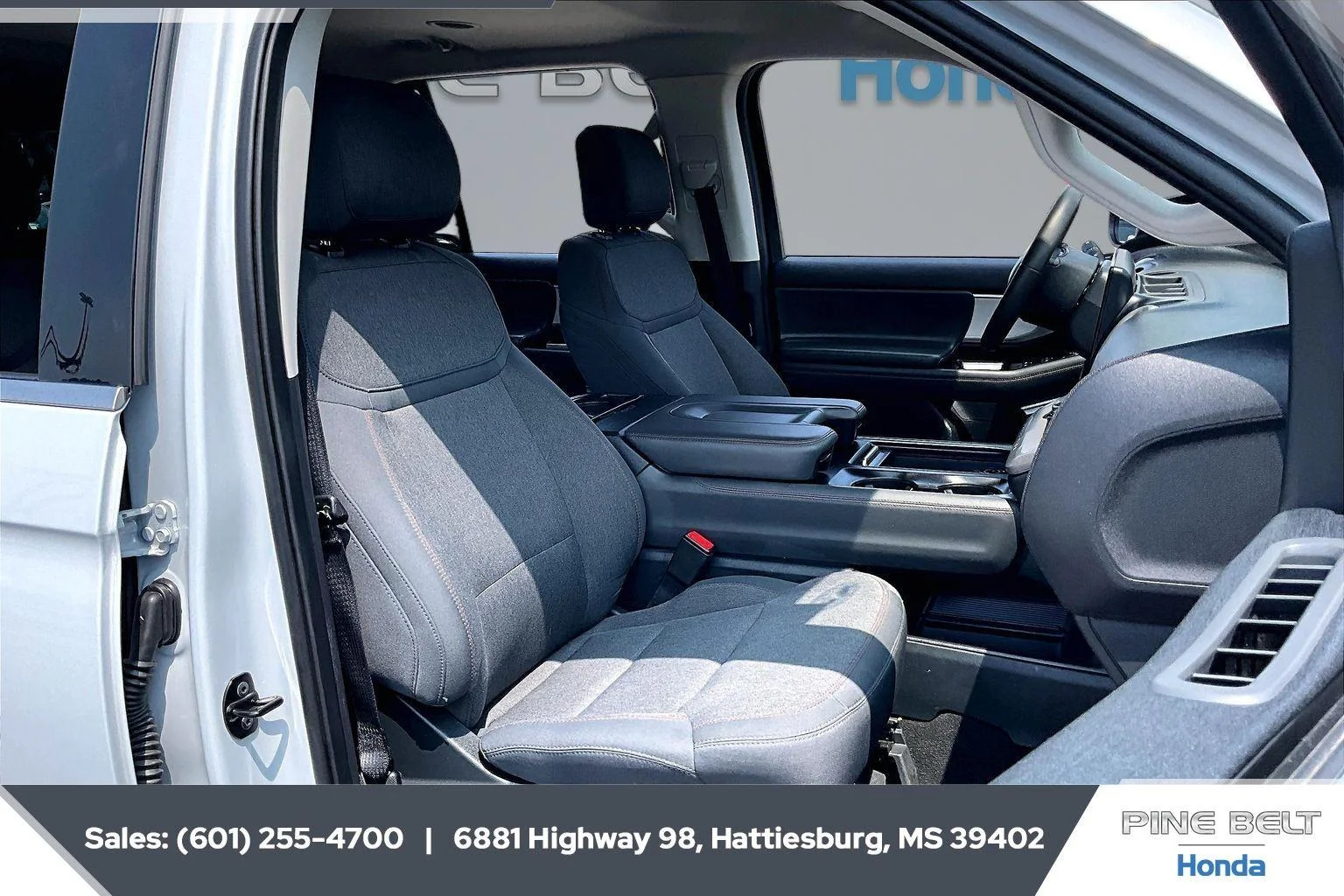 Used 2025 Space Silver Ford Active image 6