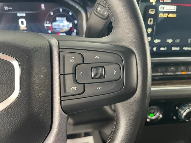 Used 2023 White GMC SLE image 38