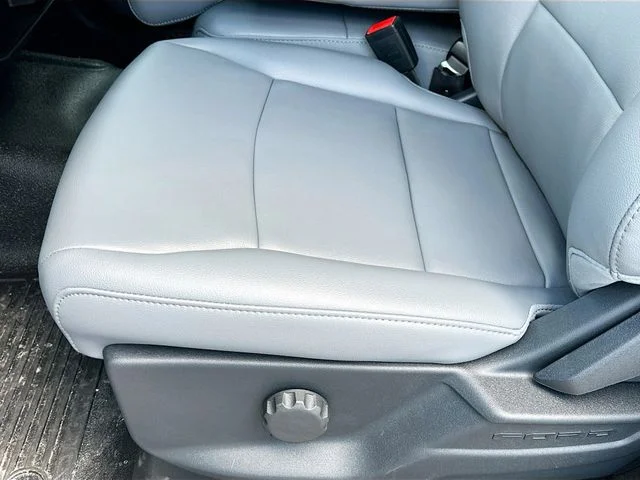 New 2025 Oxford White Ford XL image 14