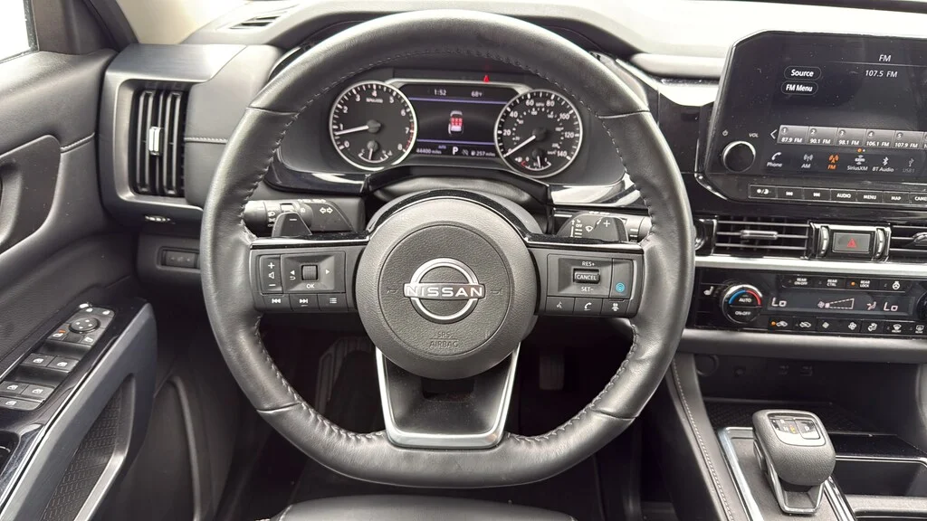 Certified Used 2023 Super Black Nissan SL image 9