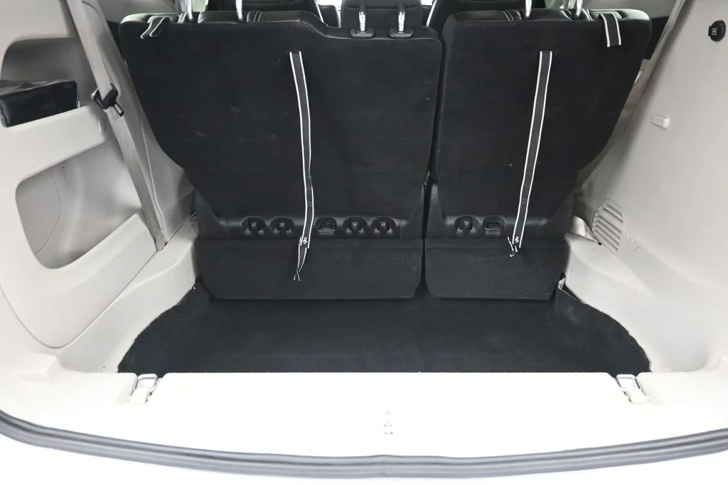 Certified Used 2024 White/off-white Chrysler Touring L image 12