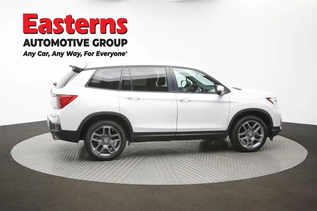 Used 2023 White Honda EX-L image 46