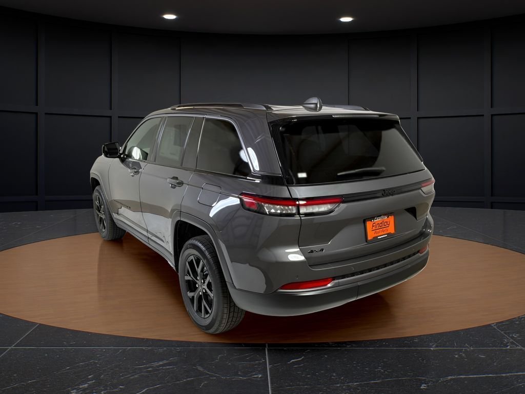 New 2026 Baltic Gray Metallic Clear-Coat Exterior Paint Jeep Altitude image 5