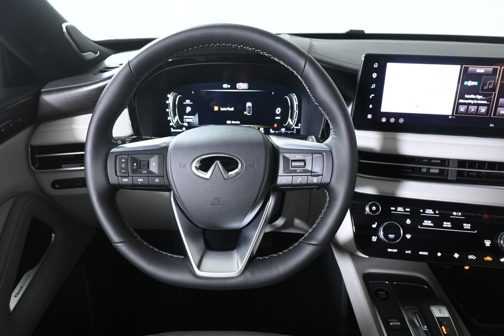 New 2027 2T RAD WHT INFINITI Autograph AWD image 18