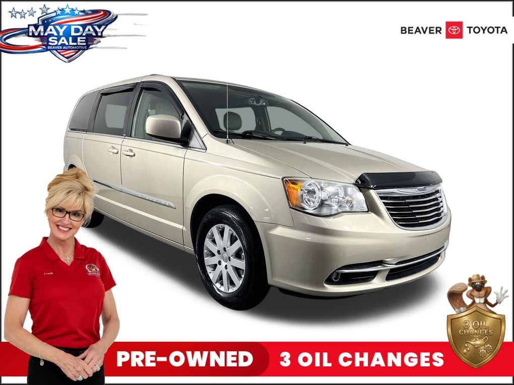 2014 Chrysler Town & Country Touring's photo