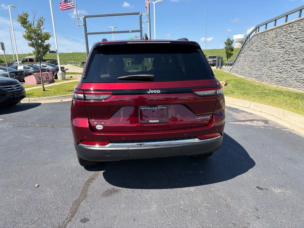 Used 2023 Red Jeep Limited image 6
