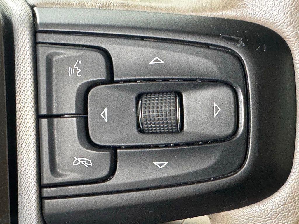 Used 2021 White Frost GMC Denali image 8