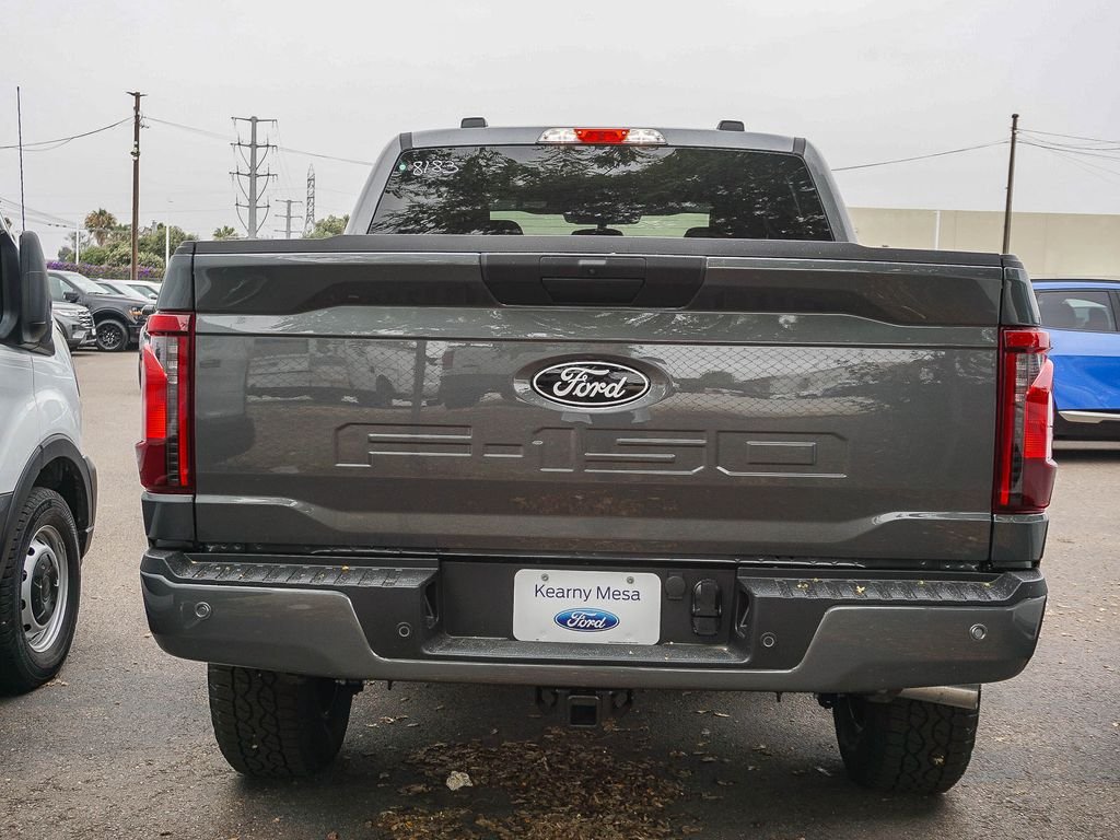 New 2026 Carbonized Gray Metallic Ford XLT image 5
