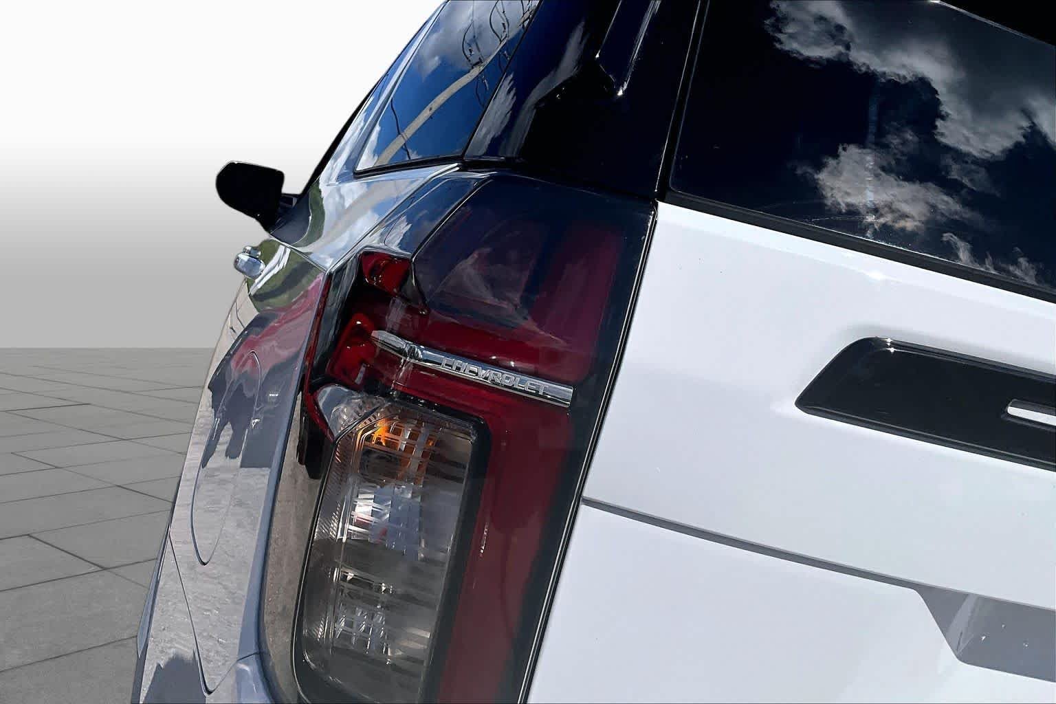 Used 2023 Summit White Chevrolet Z71 image 29