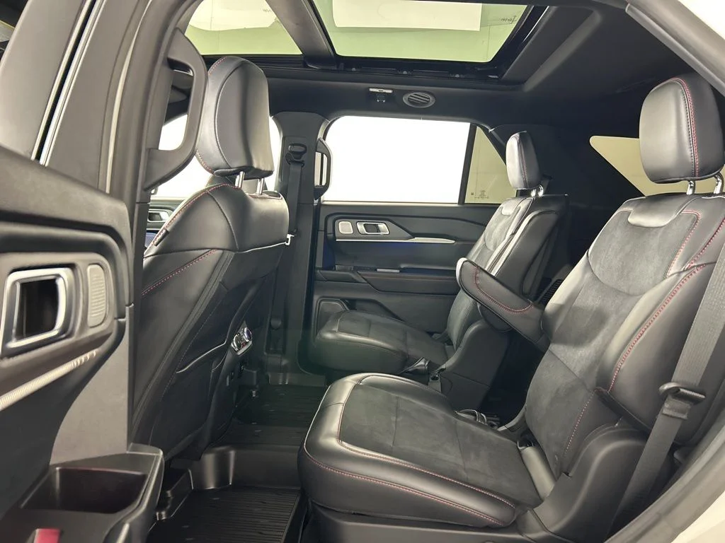 2025 Ford Explorer ST - Photo 42
