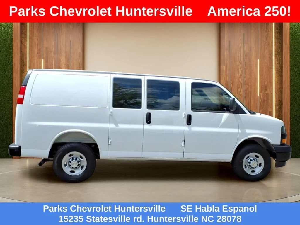 New 2026 Summit White Chevrolet WT image 30