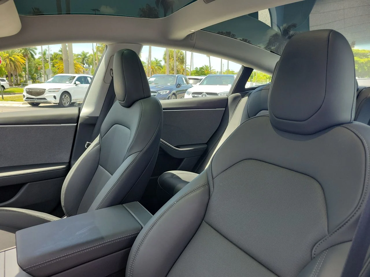 Used 2024 White Tesla Base image 19