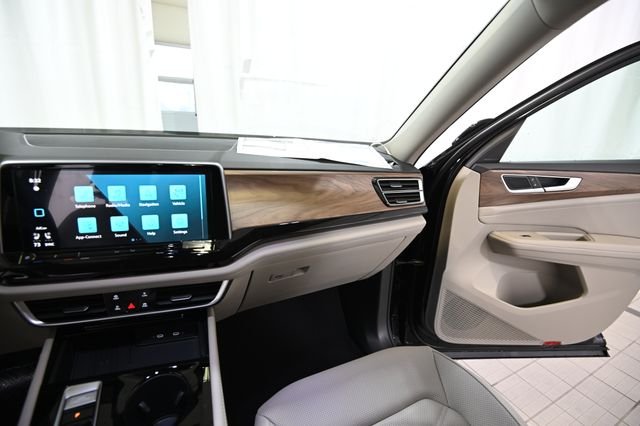 New 2026 Black Volkswagen 2.0T SE w/Technology image 30