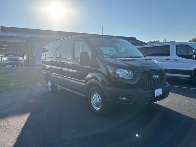 New 2025 Agate Black Metallic Ford Base image 2