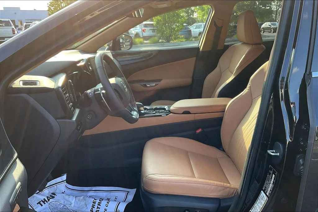 Used 2025 Black Lexus 350 Premium image 27