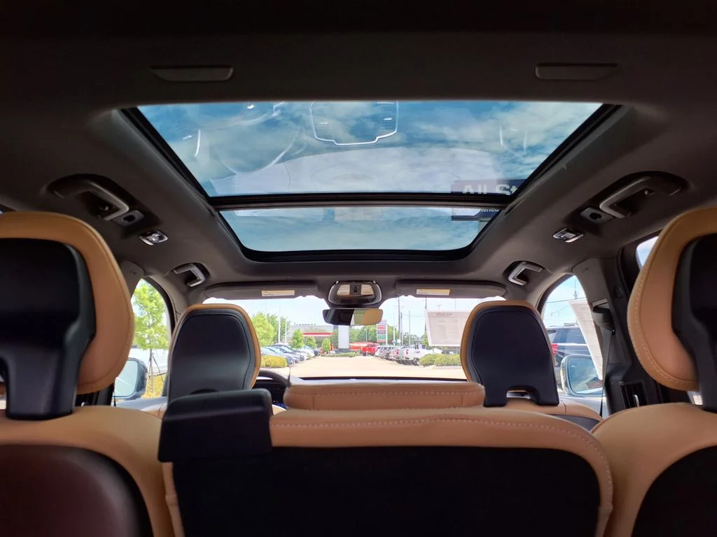 Certified Used 2024 Blue Volvo Ultimate image 28