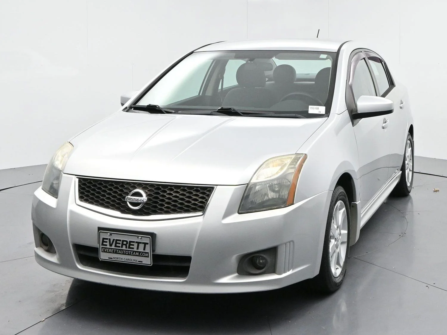 Used 2010 Brilliant Silver Metallic Nissan 2.0 SR image 3