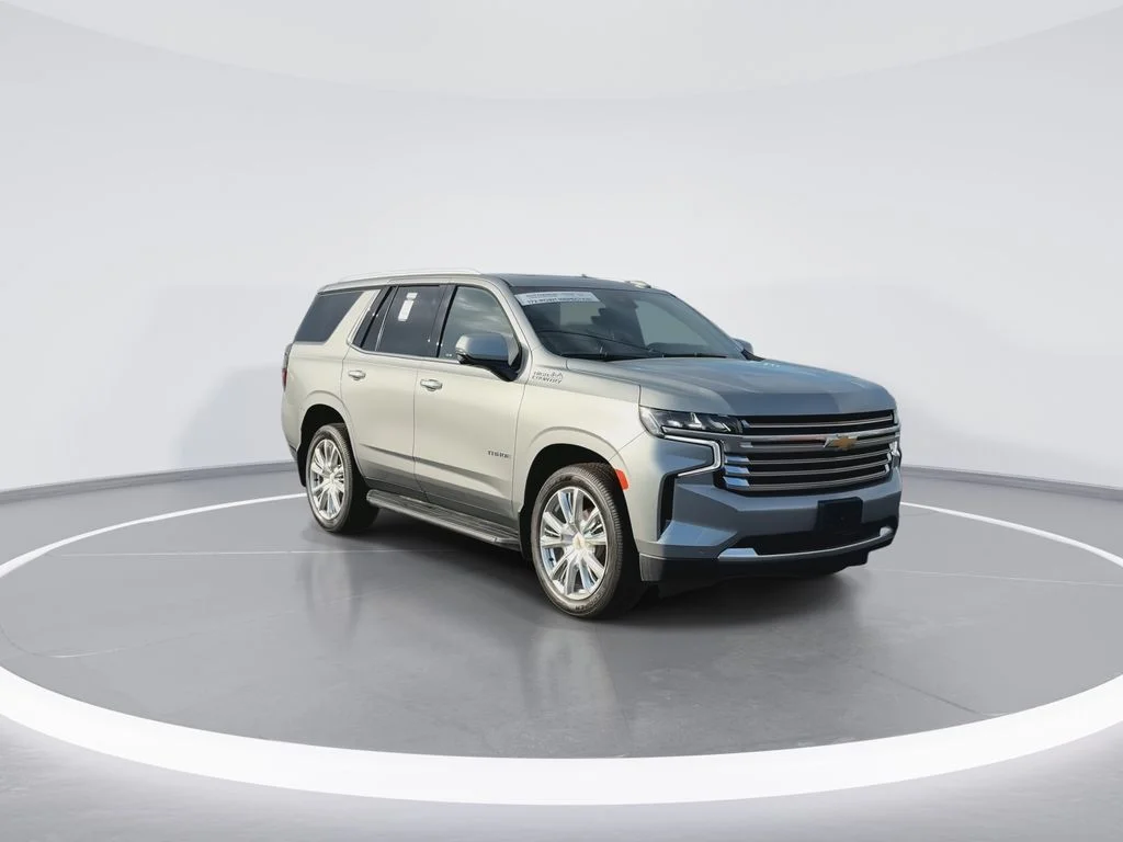 Used 2023 Gray Chevrolet High Country image 2