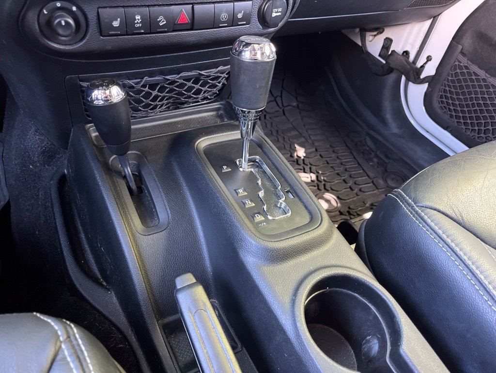 Used 2017 Bright White Clearcoat Jeep Rubicon image 32