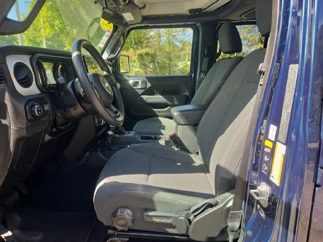 Used 2025 Blue Jeep Nighthawk image 9
