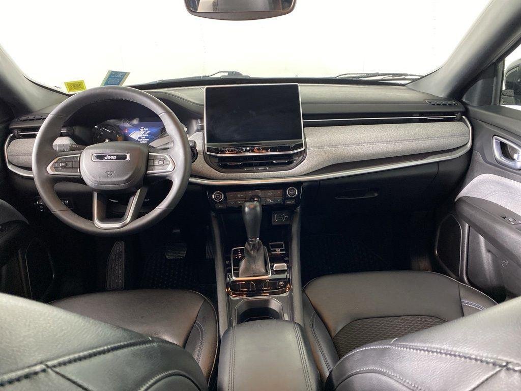 Used 2023 Bright White Clearcoat Jeep Latitude image 20