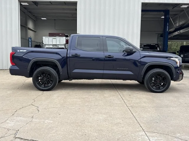 Used 2023  Toyota SR5 image 2
