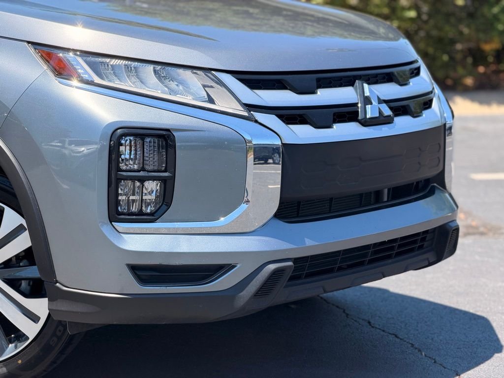 Used 2024 Gray Mitsubishi  image 6