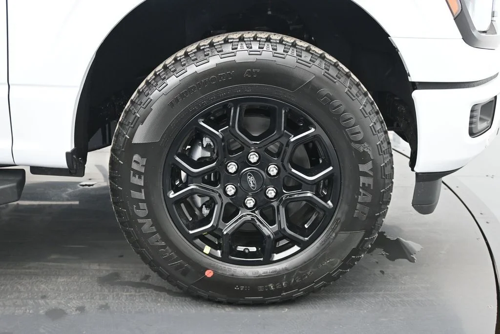 New 2026 Oxford White Ford XLT image 23