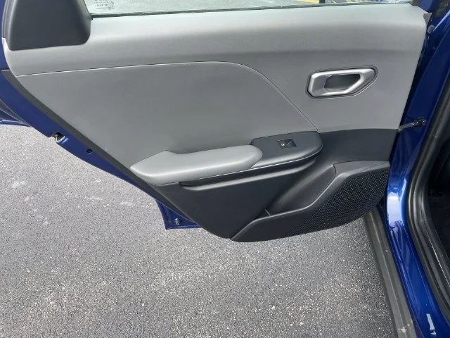Used 2025 Blue Kia LXS image 27