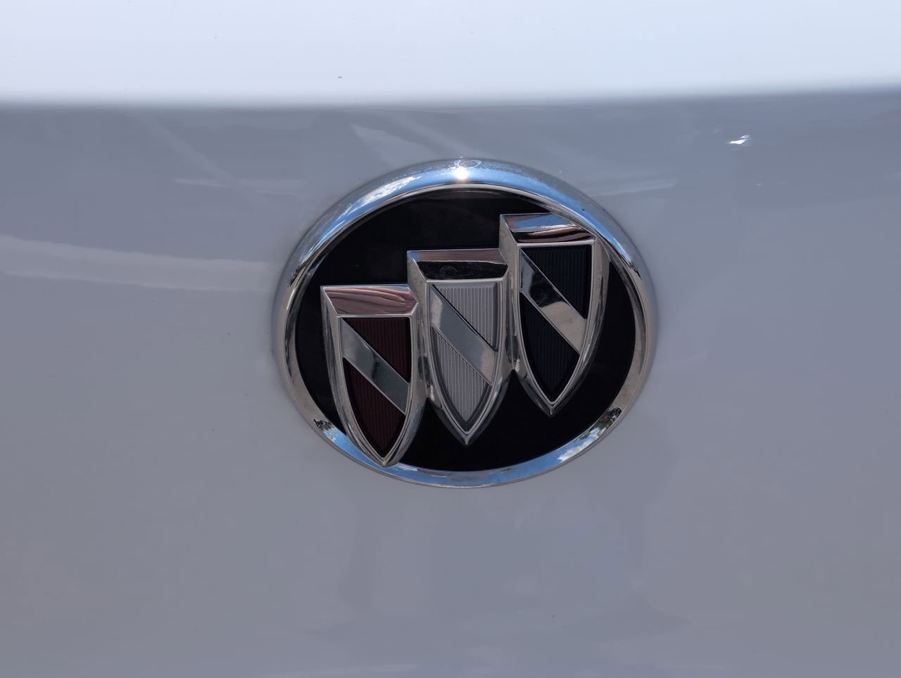 Used 2023 Summit White Buick Preferred image 28