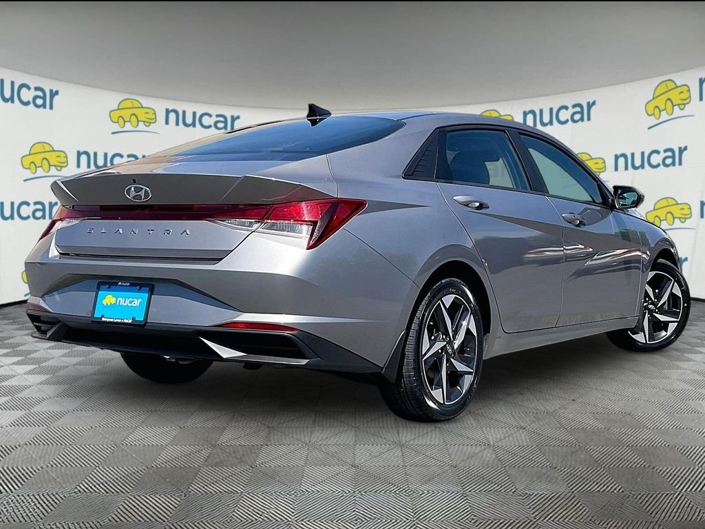 Used 2023 Fluid Metal Hyundai SEL image 6