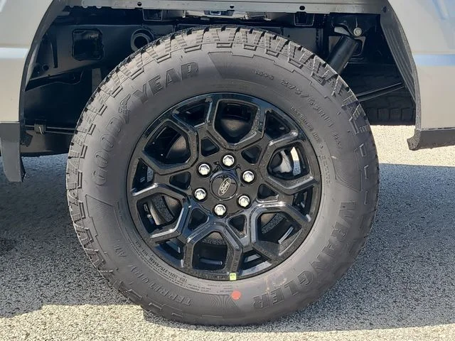 New 2026 Silver Metallic Ford XLT image 8
