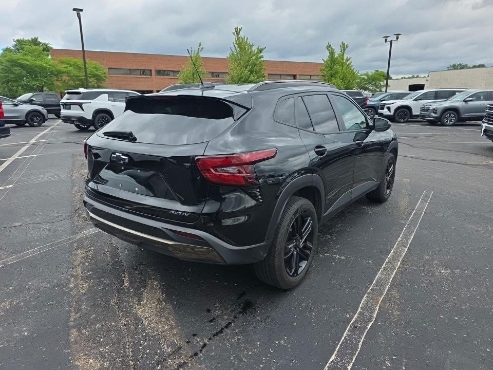 Used 2025 Mosaic Black Metallic Chevrolet ACTIV image 3