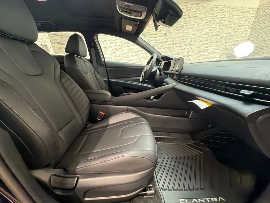 New 2026 Abyss Black Hyundai SEL Sport image 11