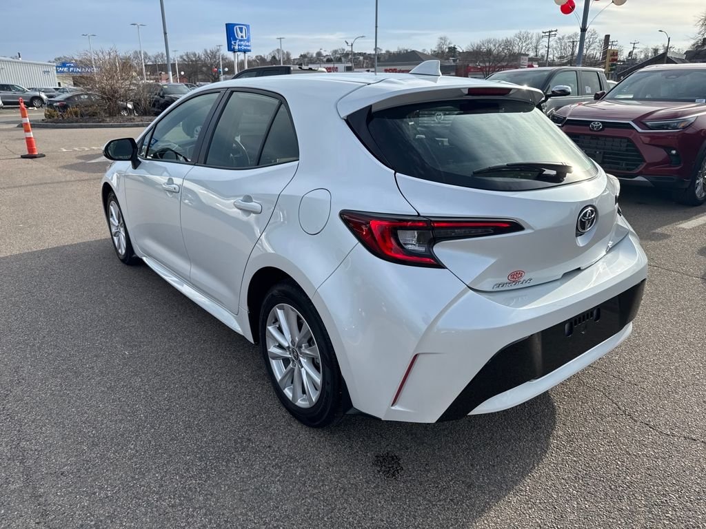 View vehicle photo 5