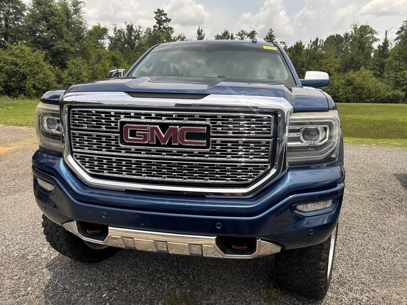 Used 2016 Onyx Black GMC Denali image 3