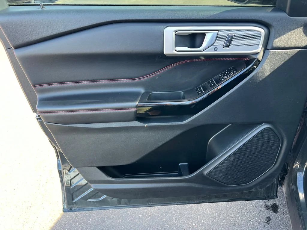 2023 Ford Explorer ST-LINE - Photo 18