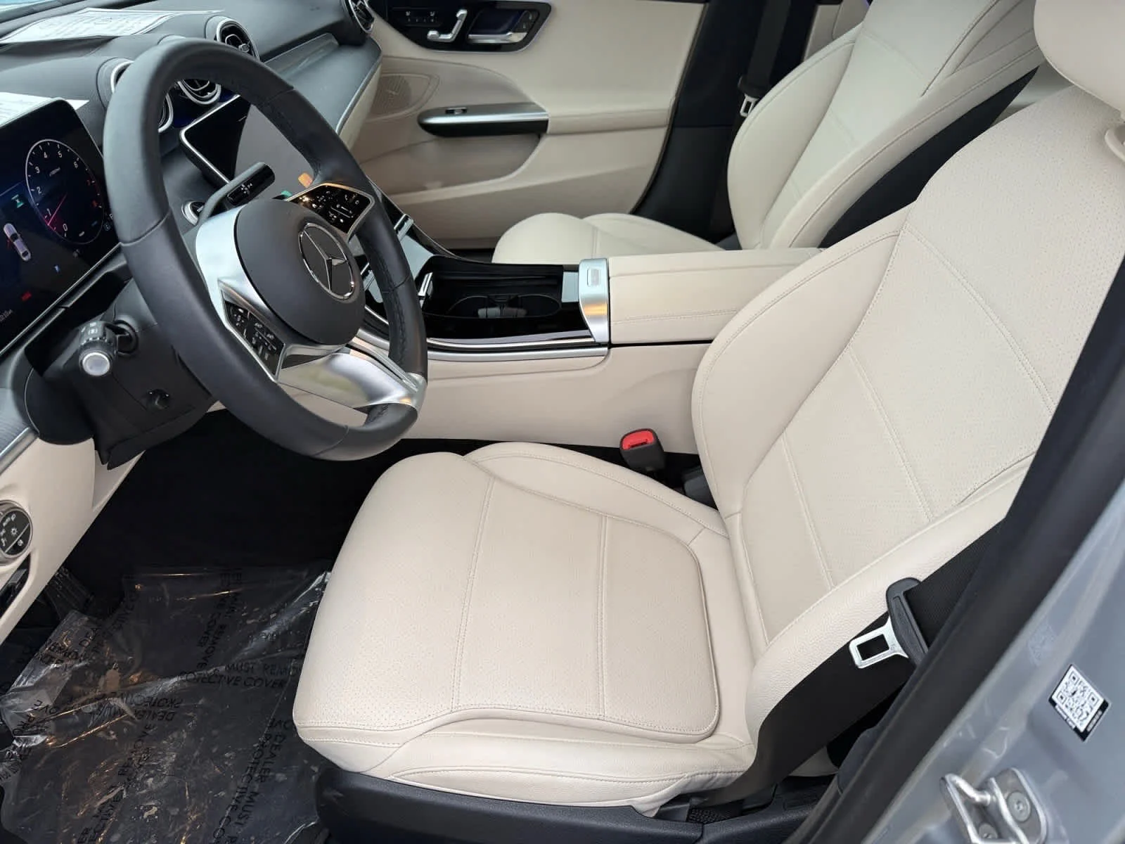 2025 Mercedes-Benz C-Class Sedan C 300 - Photo 10
