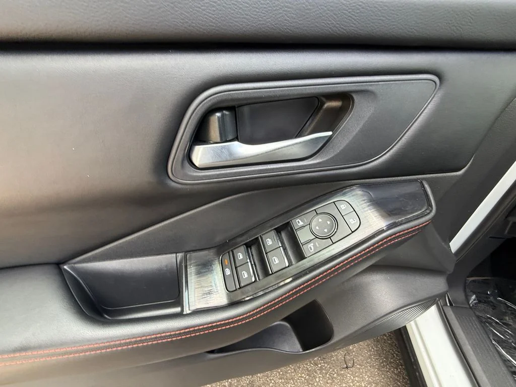 Used 2025 White Nissan Rock Creek image 11